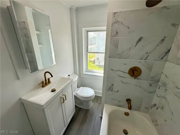 240 W Main ST, Washingtonville, OH 44490