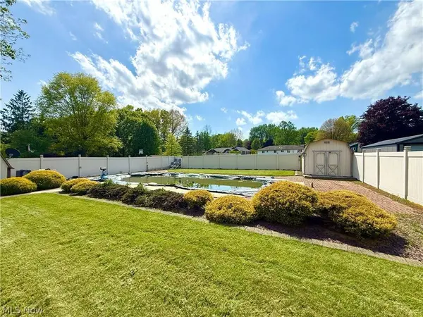 5520 Sharon DR, Youngstown, OH 44512