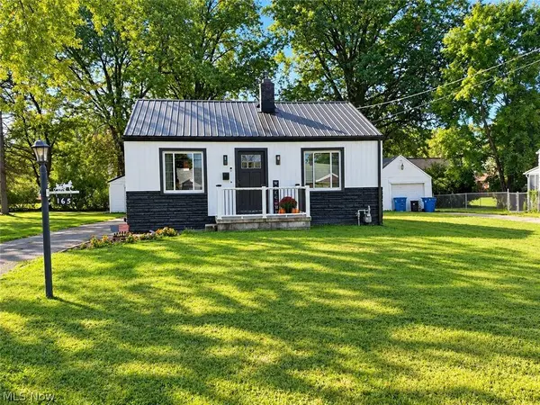 165 Mansell DR