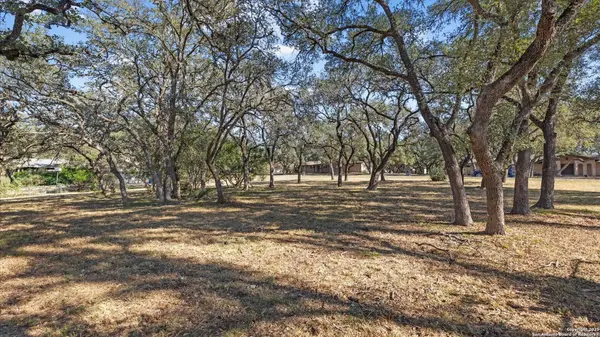 8455 Park Lane, Garden Ridge, TX 78266