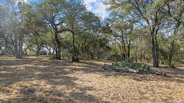 8455 Park Lane, Garden Ridge, TX 78266