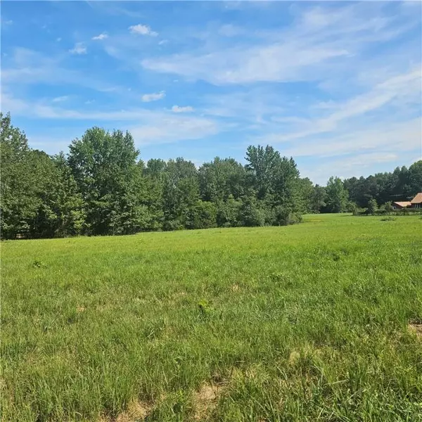 BARK Ln, Dardanelle, AR 72834