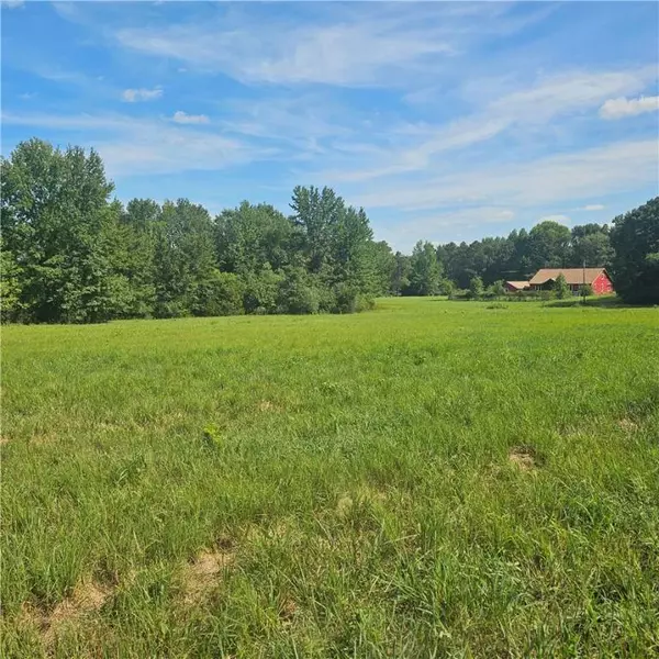 BARK Ln, Dardanelle, AR 72834