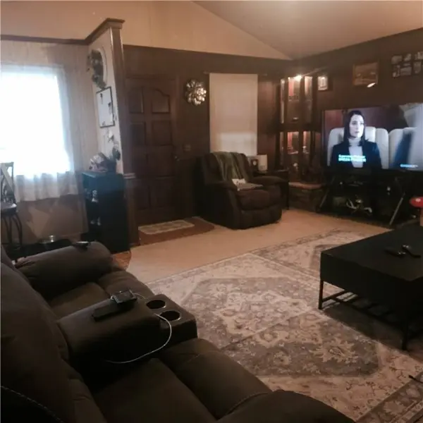 1005 Armstrong St, Coal Hill, AR 72832