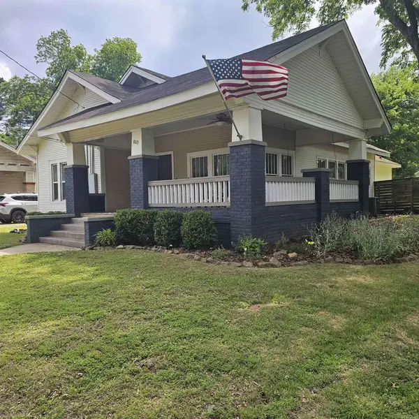 809 N Oak Street, Morrilton, AR 72110