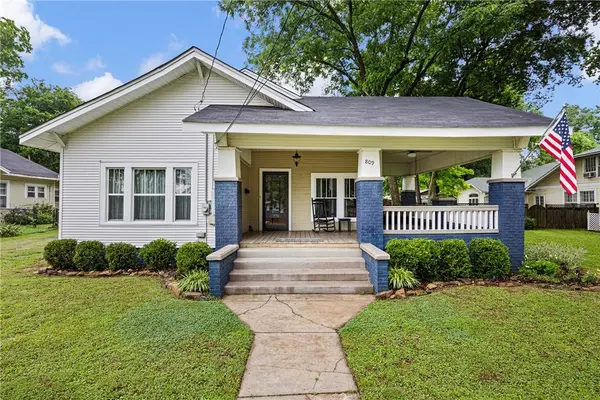 809 N Oak St, Morrilton, AR 72110