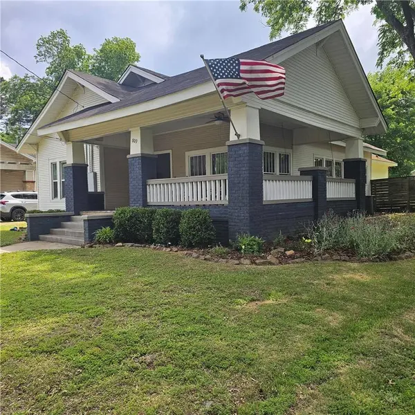 809 N Oak St, Morrilton, AR 72110