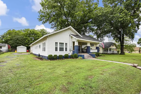 809 N Oak Street, Morrilton, AR 72110
