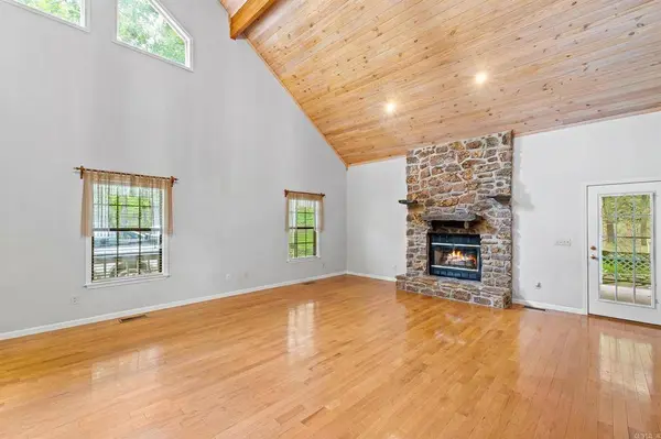 420 Shadow Ln, Clinton, AR 72031