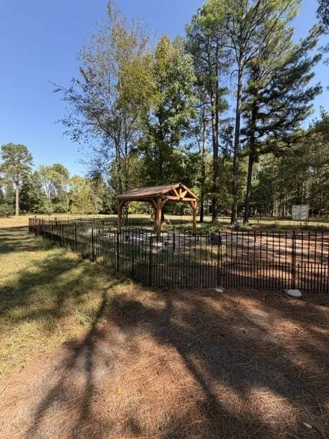 395 Crossgate Dr, Russellville, AR 72802