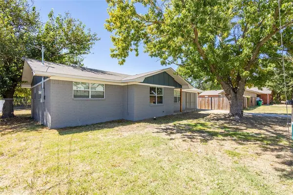 1660 W Cage Street, Stephenville, TX 76401