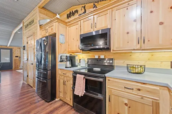 1647 County Road 1004, Glen Rose, TX 76690