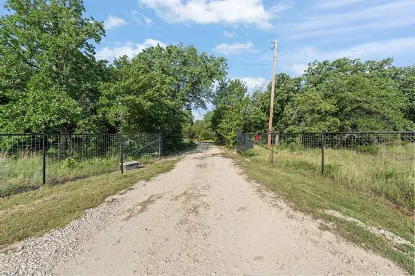 1647 County Road 1004, Glen Rose, TX 76690