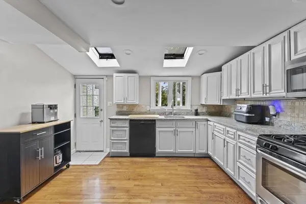 59 Summer Ave, Stoughton, MA 02072