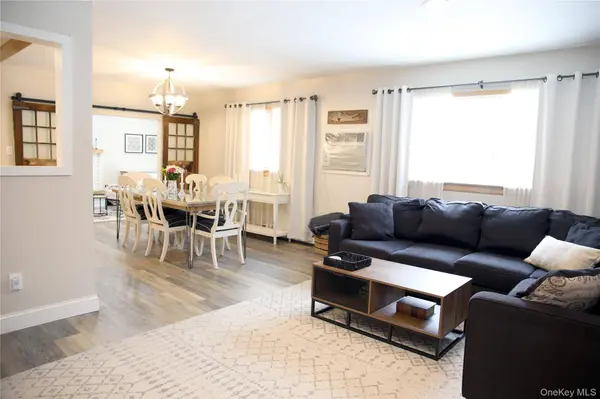 22 Berkshire RD, West Babylon, NY 11704