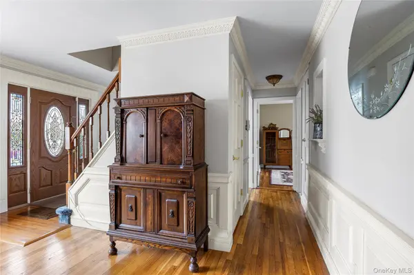 42 Irving AVE, North Babylon, NY 11703