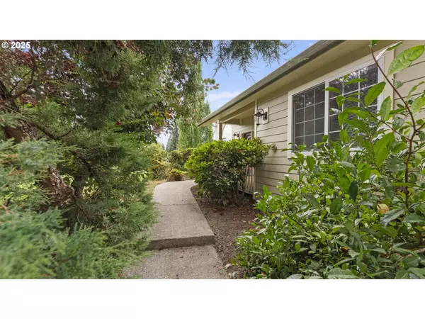 5745 SW RIVER RD, Hillsboro, OR 97123