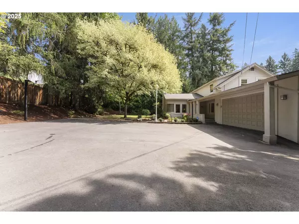 1604 COUNTRY CLUB RD, Lake Oswego, OR 97034