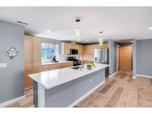 1015 SW 2ND ST, Warrenton, OR 97146