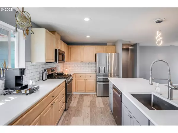 1015 SW 2ND ST, Warrenton, OR 97146