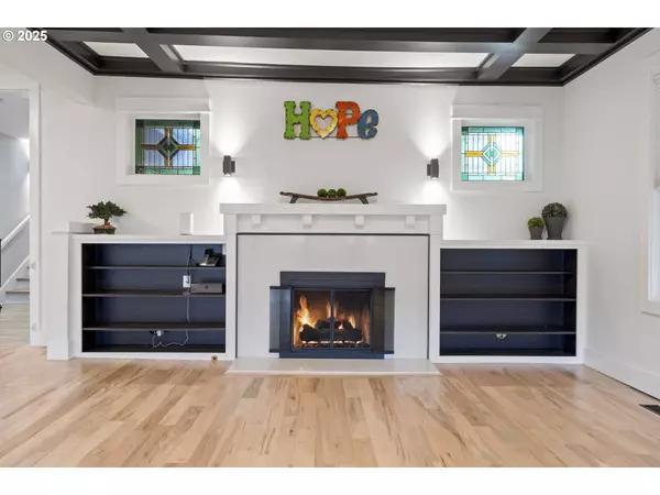 2331 NE 38TH AVE, Portland, OR 97212