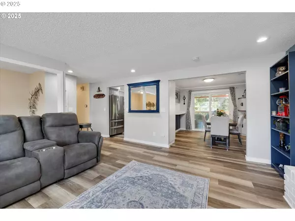 1460 CORNELL AVE, Gladstone, OR 97027