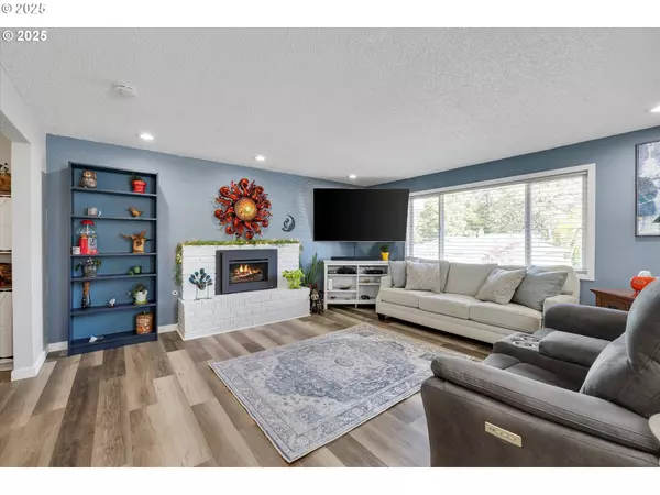 1460 CORNELL AVE, Gladstone, OR 97027