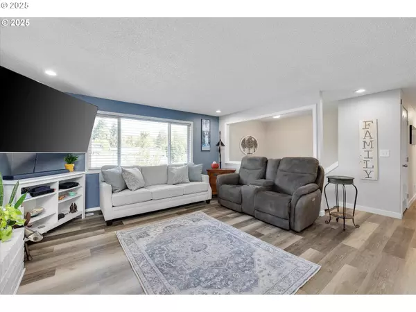 1460 CORNELL AVE, Gladstone, OR 97027