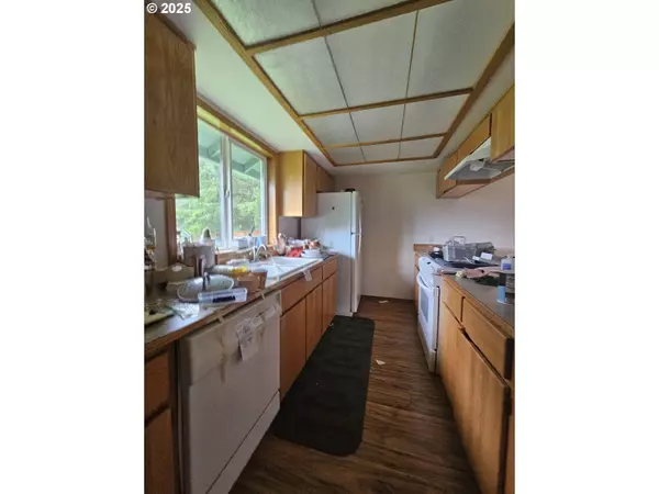 71614 FISHHAWK RD, Birkenfeld, OR 97016