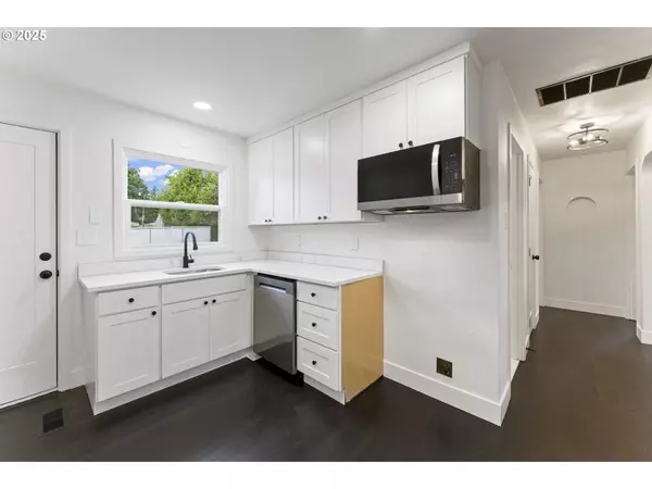 2333 SE 124TH AVE, Portland, OR 97233