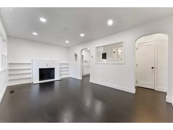 2333 SE 124TH AVE, Portland, OR 97233