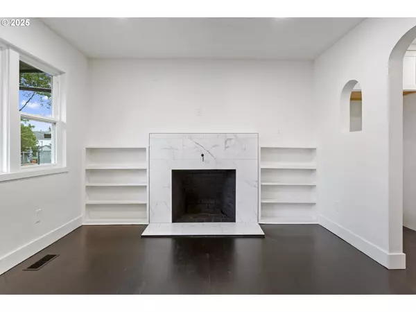 2333 SE 124TH AVE, Portland, OR 97233