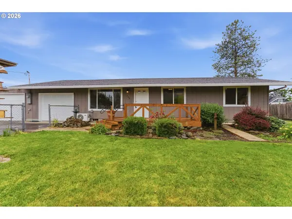335 N 17TH ST, St Helens, OR 97051