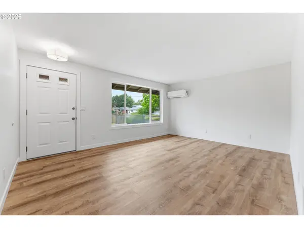 335 N 17TH ST, St Helens, OR 97051