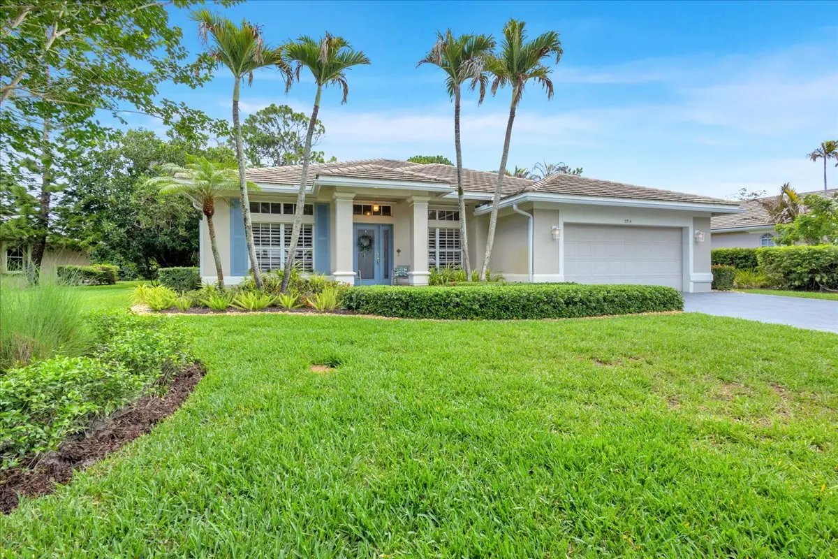 7714 SE Mammoth Dr, Hobe Sound, FL 33455-7895