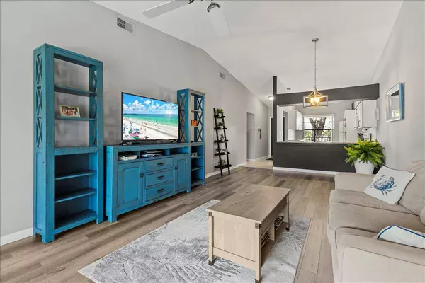 701 Sabal Ridge CIR F, Palm Beach Gardens, FL 33418