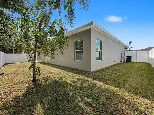 5234 Oakland Lake CIR, Fort Pierce, FL 34951