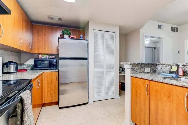 130 SW Peacock BLVD #16, Port St Lucie, FL 34986