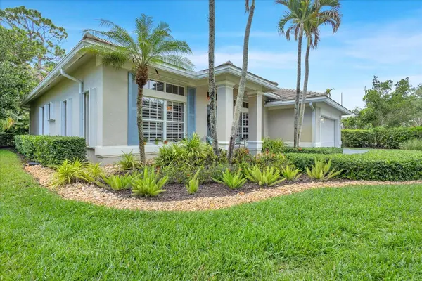 7714 SE Mammoth Dr, Hobe Sound, FL 33455-7895