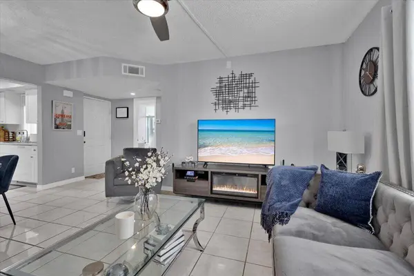 1529 SE Royal Green CIR #102, Port St Lucie, FL 34952