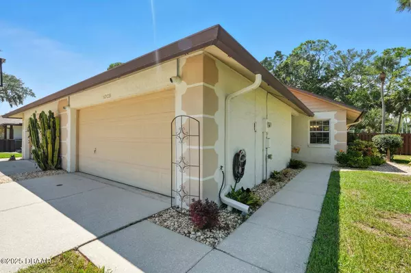 1028 Stonybrook CIR, Port Orange, FL 32127