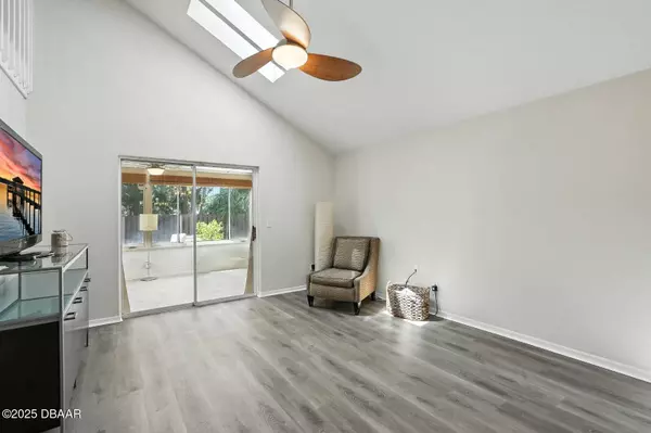 1028 Stonybrook CIR, Port Orange, FL 32127