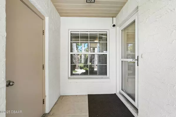 1028 Stonybrook CIR, Port Orange, FL 32127