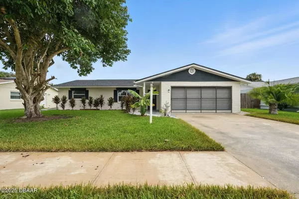 2937 Carriage DR, South Daytona, FL 32119