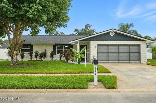 2937 Carriage DR, South Daytona, FL 32119