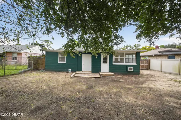 920 School ST, Daytona Beach, FL 32114