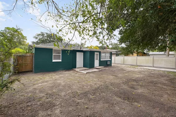 920 SCHOOL ST, Daytona Beach, FL 32114