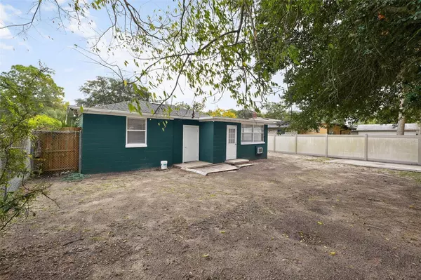 920 SCHOOL ST, Daytona Beach, FL 32114