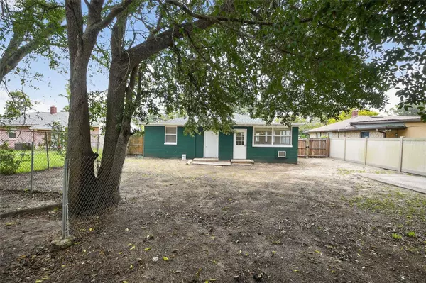 920 SCHOOL ST, Daytona Beach, FL 32114