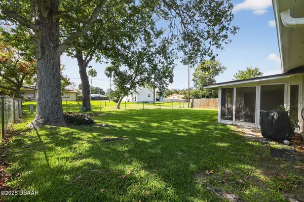 2324 Green ST, South Daytona, FL 32119